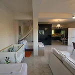 House With Sea Breeze-anemelia Appartement