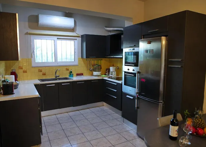 House With Sea Breeze-anemelia