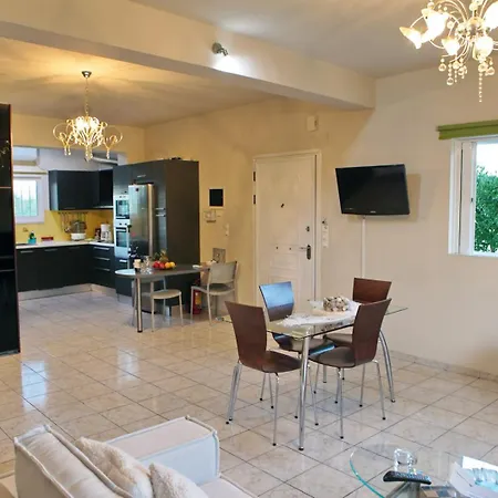 House With Sea Breeze-anemelia Apartmán