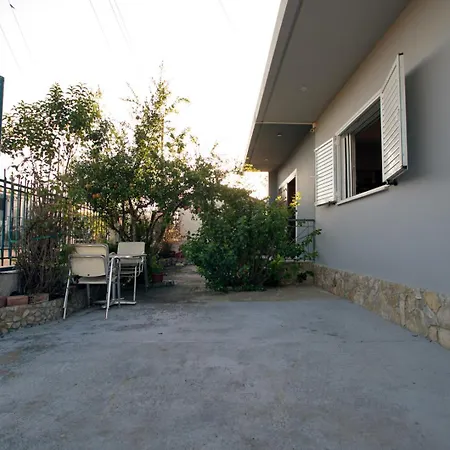 Apartmán House With Sea Breeze-anemelia