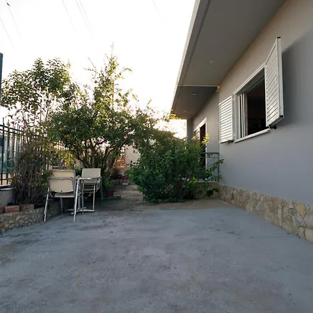Apartment House With Sea Breeze-anemelia