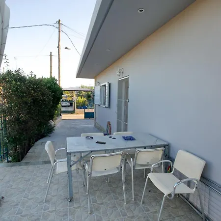 Apartmán House With Sea Breeze-anemelia