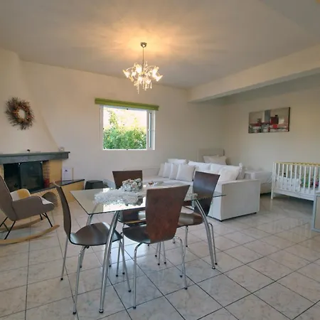 House With Sea Breeze-anemelia *