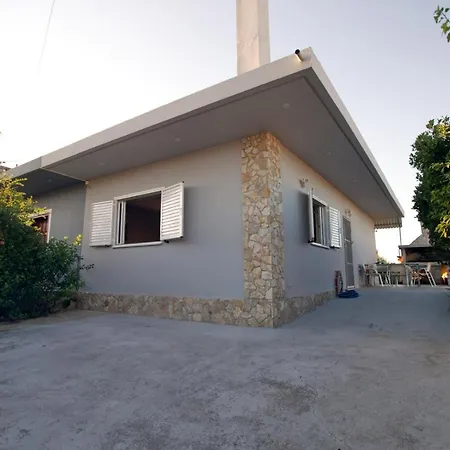 House With Sea Breeze-anemelia