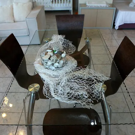 House With Sea Breeze-anemelia Apartmán