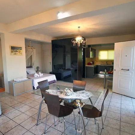 House With Sea Breeze-anemelia Apartment *