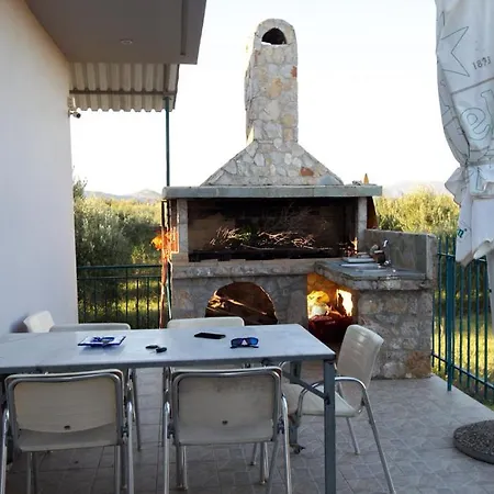 House With Sea Breeze-anemelia