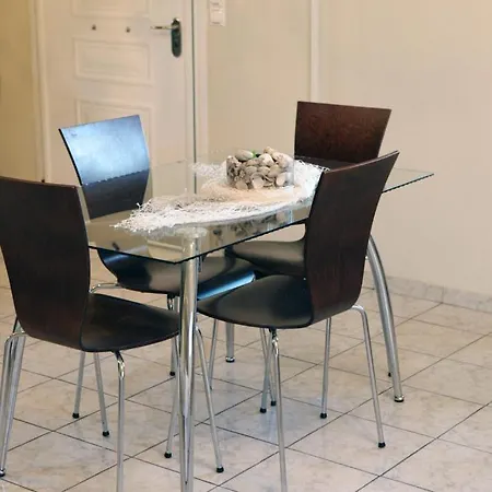 House With Sea Breeze-anemelia 纳夫普利翁