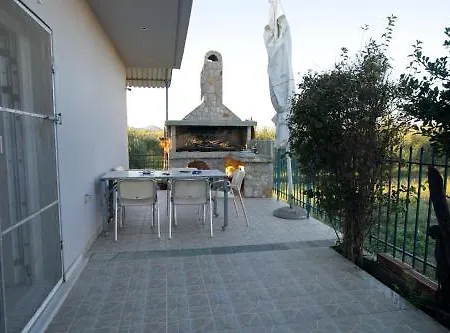 House With Sea Breeze-anemelia *