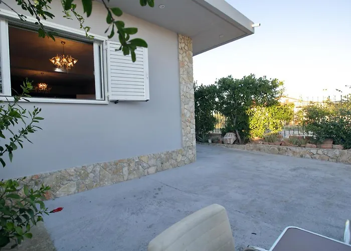 House With Sea Breeze-anemelia * Nauplion