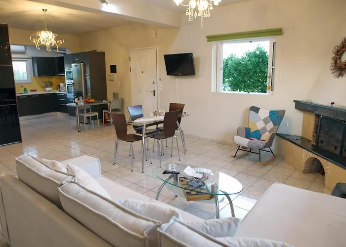 House With Sea Breeze-anemelia *